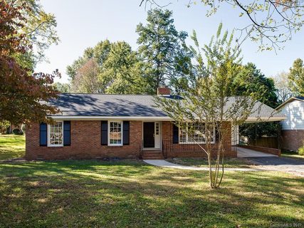 1001 Fox Hound Court