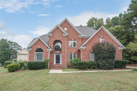 21002 Lakeview Circle