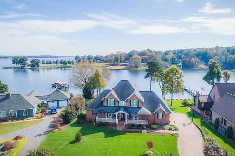 7973 Vista View Drive 10 sold home in Moonlight Bay, Sherrills Ford, NC
