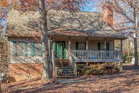 820 Lakey Gap Road sold home in Forest Hills, Black Mountain, NC