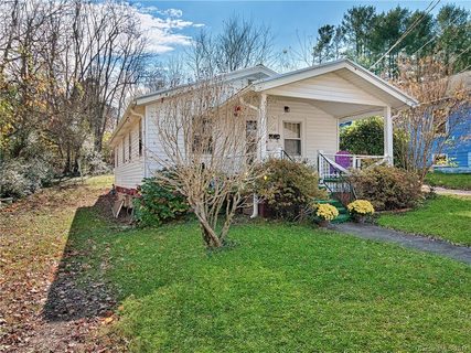 18 Elkin Street sold home in Pisgah Heights, Asheville, NC