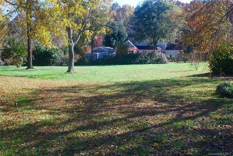 220 Thistle Lane