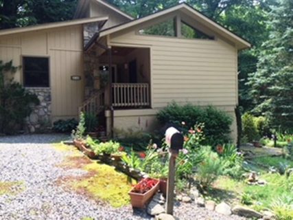 210 Hemlock Loop sold home in Heritage Investments, Maggie Valley, NC