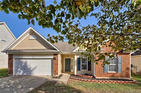 4618 Sahalee Lane sold home in Fox Chase, Charlotte, NC