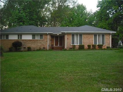 6111 Lake Forest Road sold home in Lake Forest, Charlotte, NC