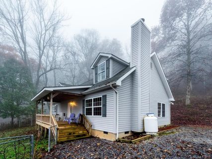 10 Shooting Star Ridge sold home in The Glade, Canton, NC