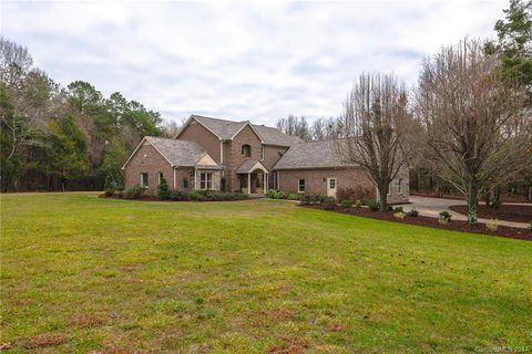 1623 White Pond Lane