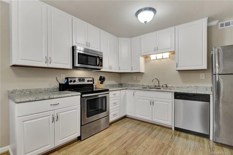 1785 Hunters Trail