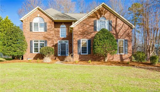 213 Commodore Court