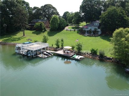 330 Queens Cove Road
