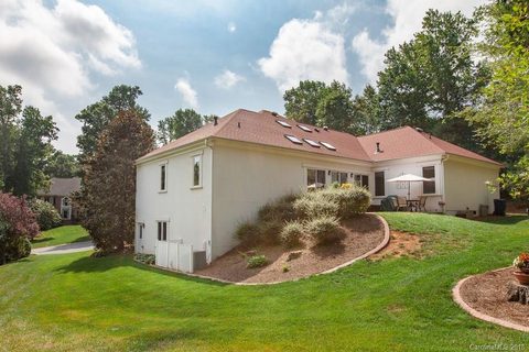 1004 Berwick Court