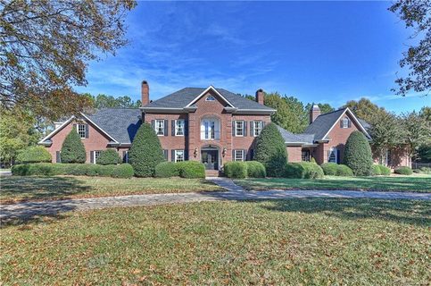 462 Landsbury Drive