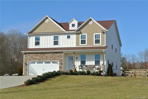 18 Glen Coe Drive sold home in Glen Coe, Fletcher, NC
