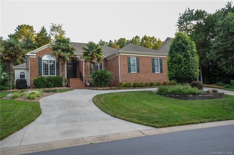 5719 Woodridge Court