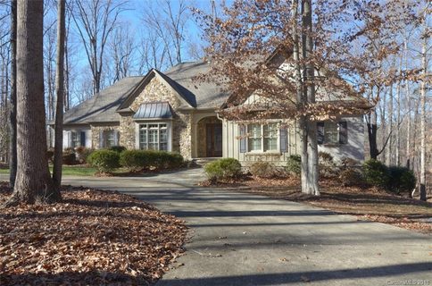 825 Bridgewater Drive