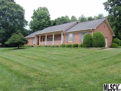 1137 Woodlawn Circle