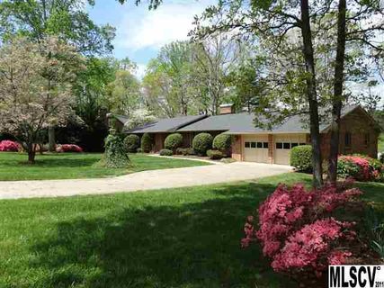 570 32nd Ave Drive sold home in Belle Terra, Hickory, NC