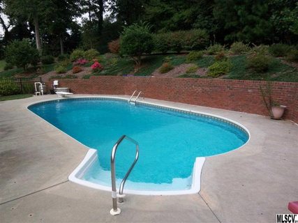 2670 Williamsburg Drive