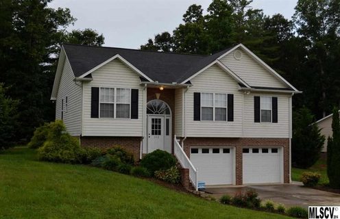 150 Heritage Creek Drive sold home in Heritage Creek, Hickory, NC