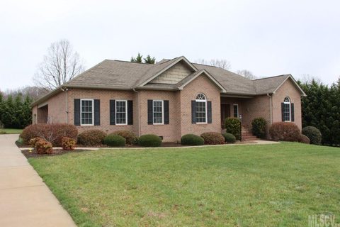 3052 Ninth Tee Drive sold home in Country Club Acres, Newton, NC