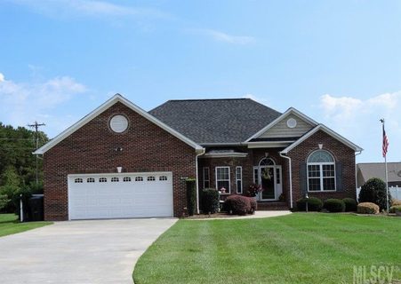 3447 47th Avenue Place sold home in Wandering Meadows, Hickory, NC