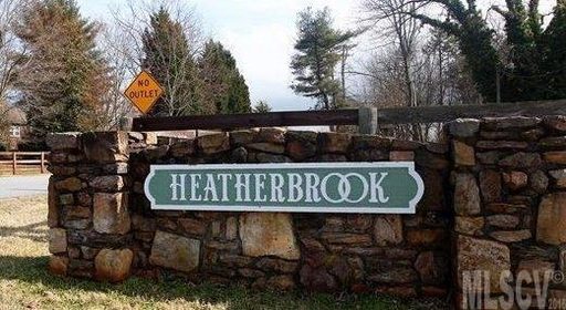 3940 Heatherbrook Trail 27