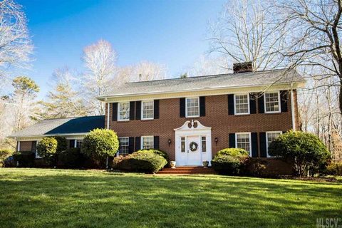 1701 Knolls Drive