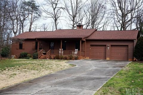 2998 Irish Street sold home in Oakcrest, Newton, NC