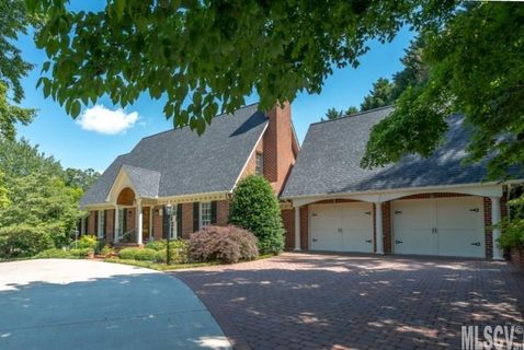 1010 13th Avenue Place sold home in Forest Oaks, Hickory, NC