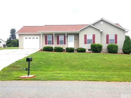 2416 Greenway Avenue sold home in Sigmon Hollow, Newton, NC