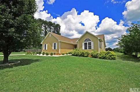 2086 Picnic Drive sold home in South Lakes, Newton, NC