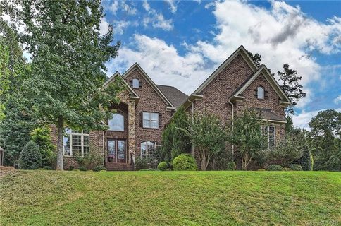 Previously sold for $730,630