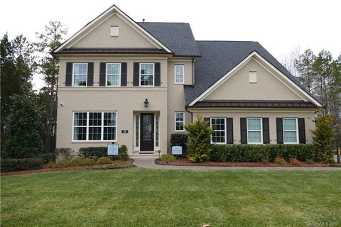 106 Monteray Oaks Circle