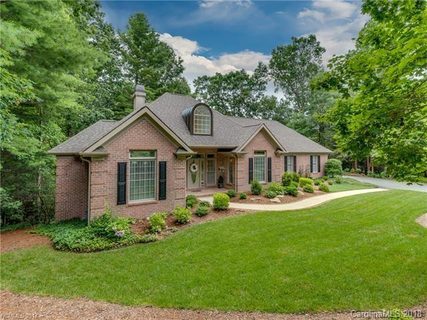 207 Teaberry Lane sold home in 2600 Old Kanuga, Hendersonville, NC