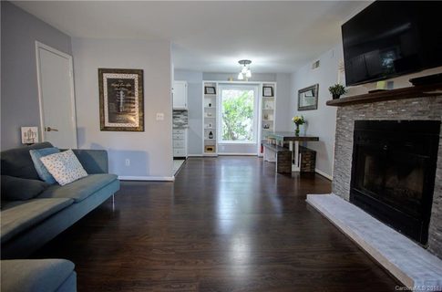 430 Queens Road 122