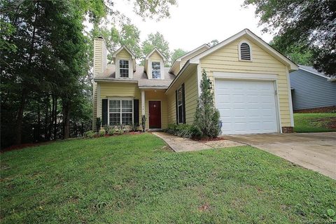 736 Foxborough Road sold home in Autumn Glen, Charlotte, NC