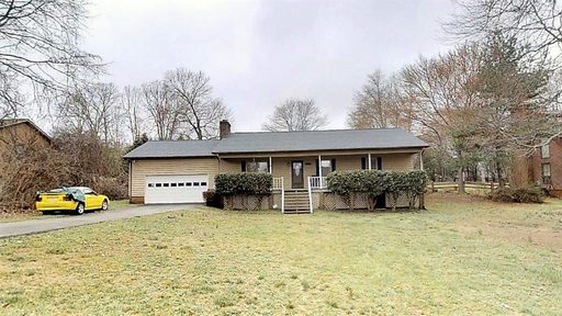 1425 32nd Street Court sold home in Stoneridge, Conover, NC