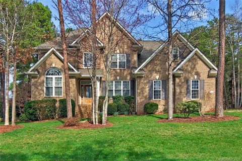 207 Honeysuckle Creek Loop sold home in Honeysuckle Creek, Mooresville, NC
