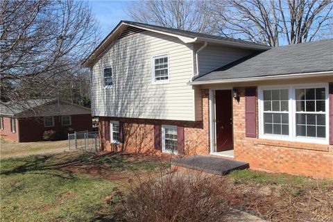 2737 33rd Avenue sold home in Eastwood, Hickory, NC