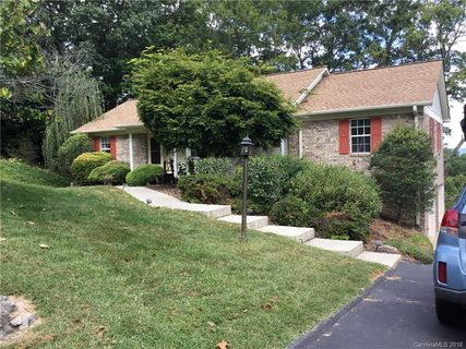 711 Victory Lane 66 sold home in Hunters Glen, Hendersonville, NC