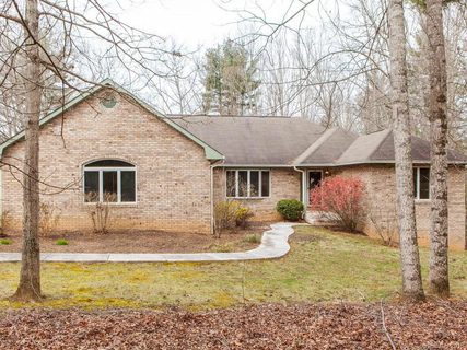 3 Weston Heights Drive