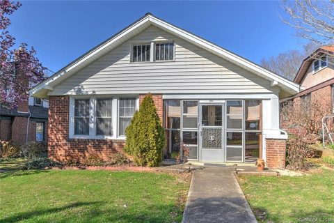 6 Salem Avenue