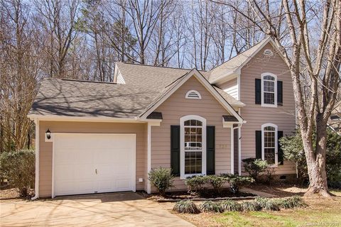 735 Foxborough Road sold home in Autumn Glen, Charlotte, NC