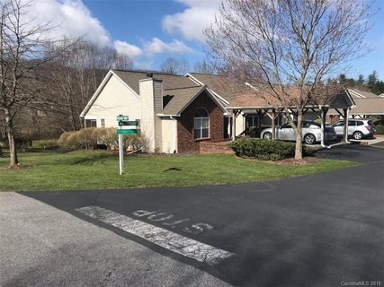 9 N Creekside Court