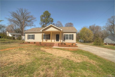 1270 Roundtree Circle B