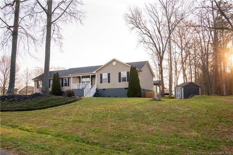 105 Knights Place