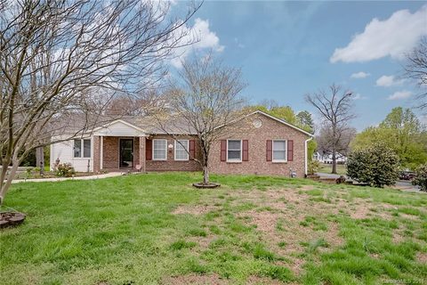 204 Stonecrest Circle