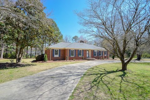 2115 Louise Drive