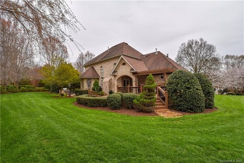 104 Kings Crest Drive