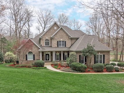 9013 Yellow Pine Court